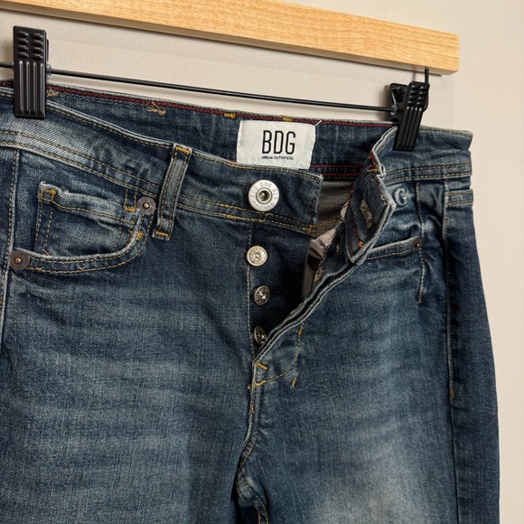 BDG Urban Outfitters Womens 24 Jeans Button Fly Boot Cut Dark Wash Classic Denim - Picture 7 of 15